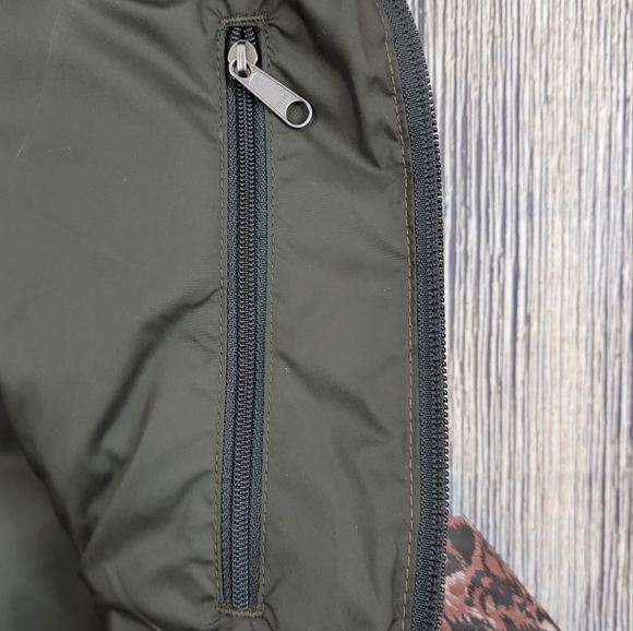 Patagonia Goose Down Floral Puffer Vest - Picture 7 of 11